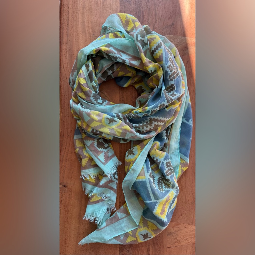 ALDO Geometric Patterned Scarf - Picture 2 of 6